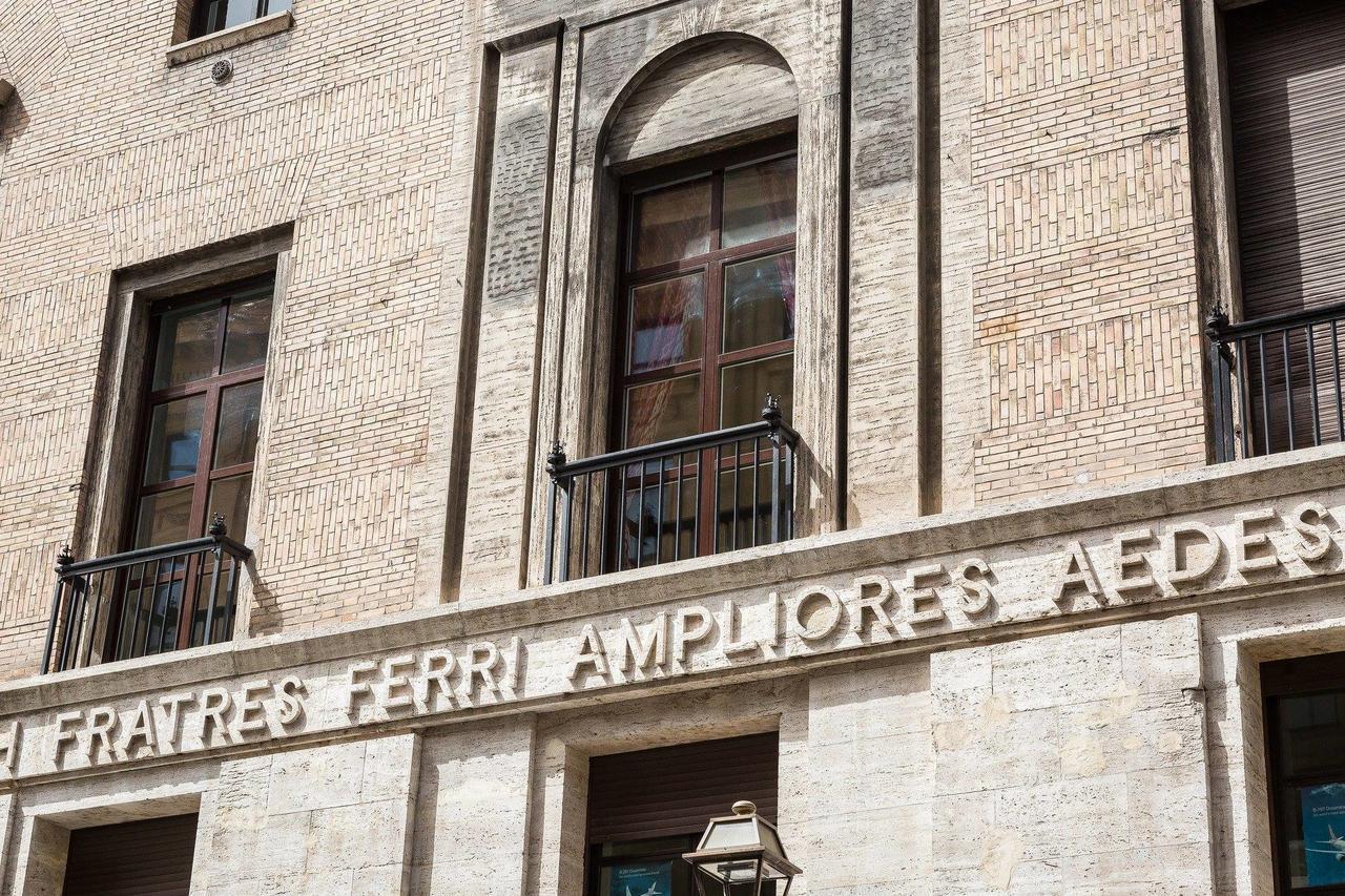 Prestigious Apartment Via Barberini Roma Exterior foto
